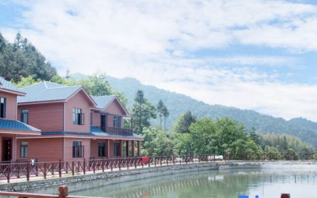 Yueqixi·Small Village Homestay (Tiantangzhai Scenic)