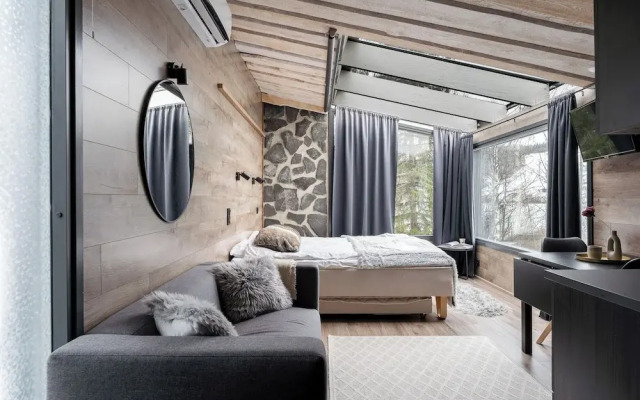 Private & Luminous Suite with lake views