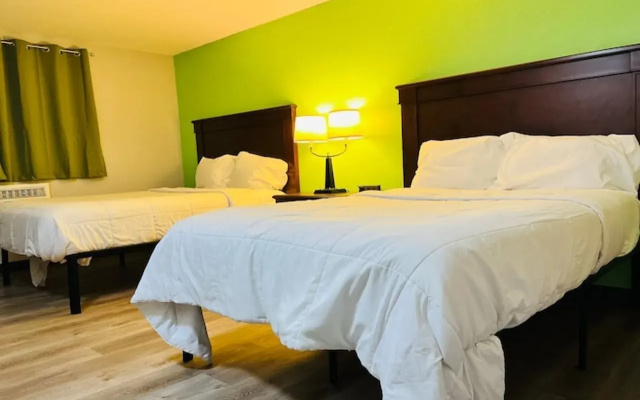 Super 8 Lansing