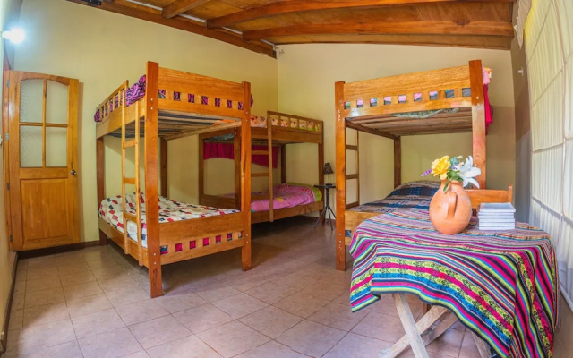 Yakumama Hostel y Restaurant