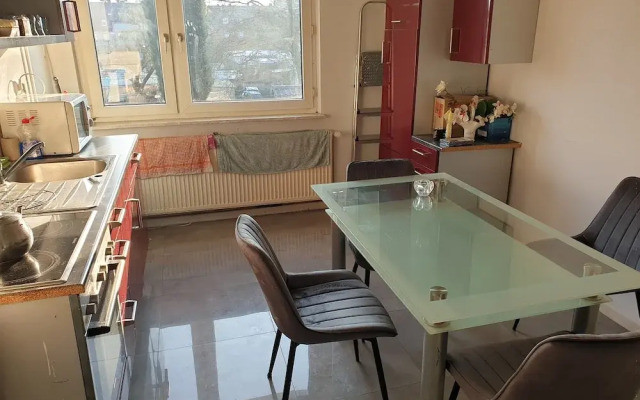 Charming Gelsenkirchen Apartment With Central Heating