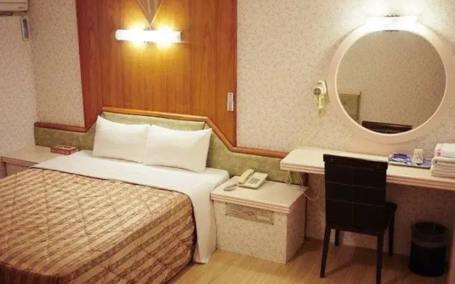 Green Yard Business Hotel