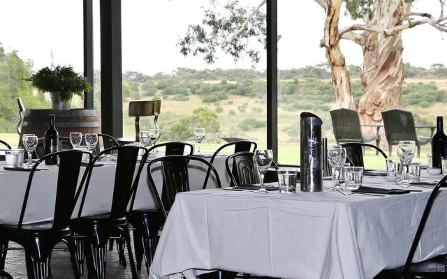 One Paddock Currency Creek Winery Villas