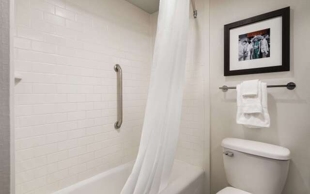 Hampton Inn New Orleans-St. Charles Ave./Garden District