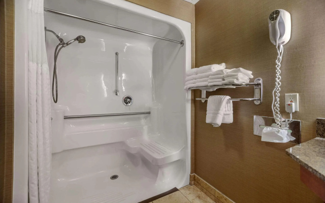 Comfort Suites Green Bay West