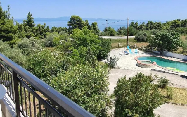 Pashos Hotel
