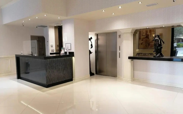 Rose Hotel