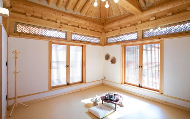 Wiyeonjae Hanok Stay