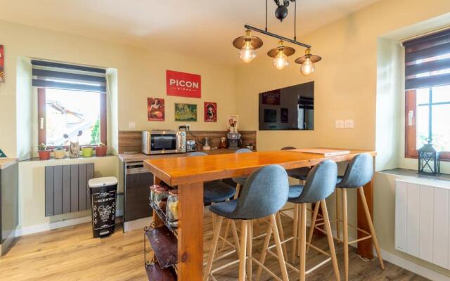 Spacious apartment with two terraces and private parking