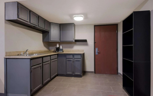 SureStay Plus Hotel by Best Western San Antonio North