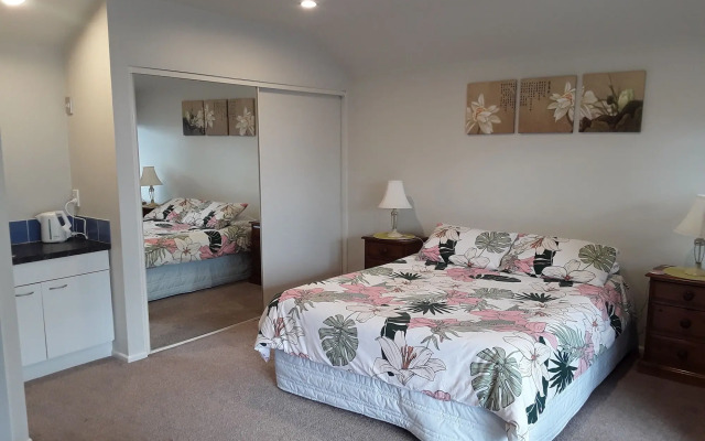 Cave Rock Guest House