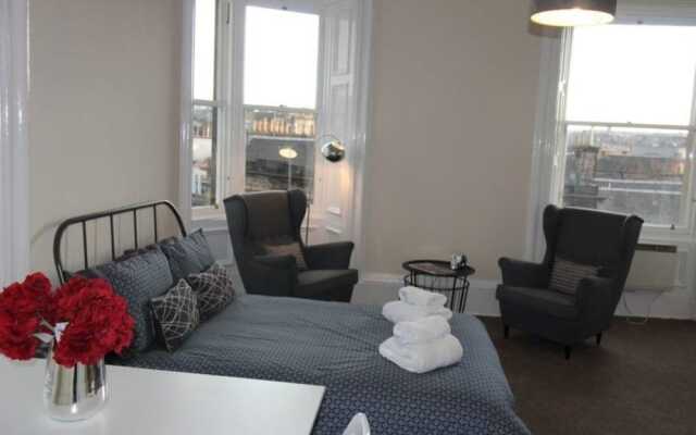 Stunning Braemore Studio Apartment - West End