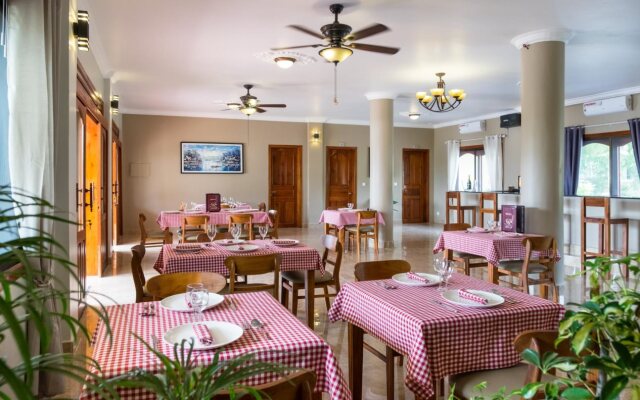 Riviera Hotel & Resort Kep