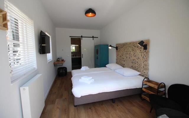 Strandhotel Dennenbos