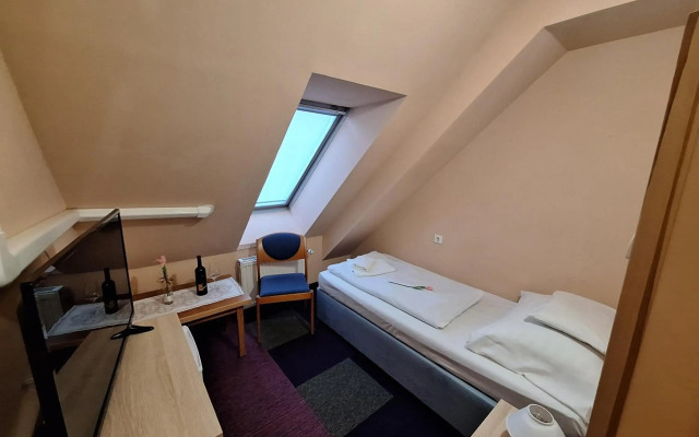 Hotel Unicornis