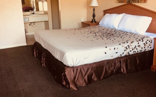 Hallmark Inn and Suites