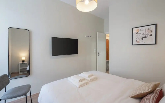 Classic Apartment in Piraeus, walk to Zeas Marina