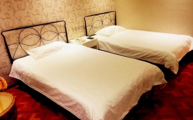 Longbai Business Hotel