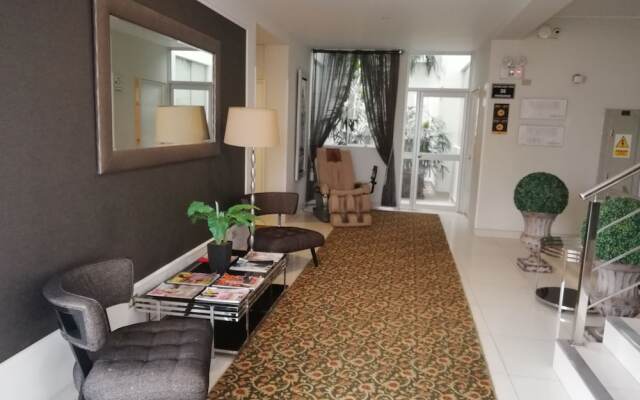 Limaq Hotel