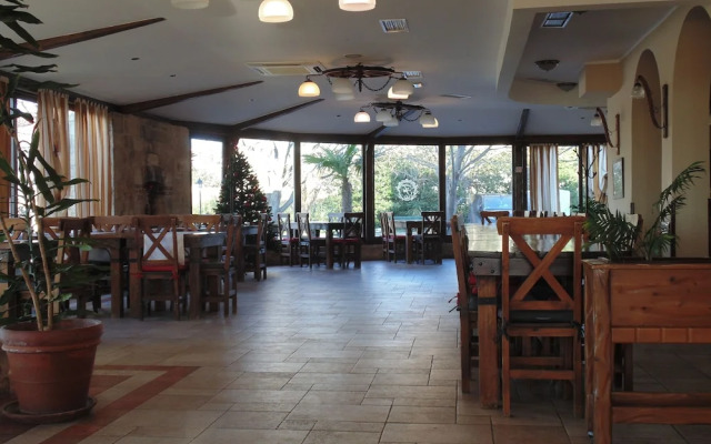 Fortuna Hotel & Restaurant