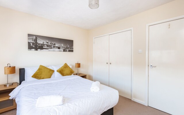 Clarence Suite - Cozy 1BR With Parking in Chatham