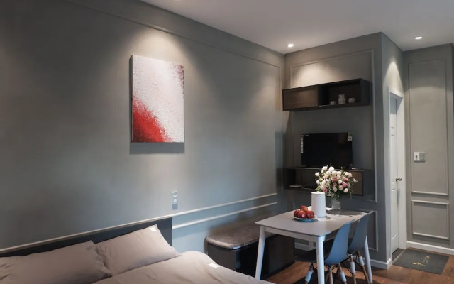 By Duc Phan-Suites