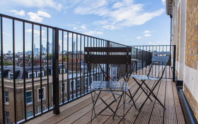 1 Bed Mezzanine-City Views & Great Location