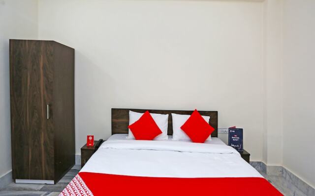 OYO 18363 New Shanti Hotel