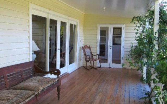 Rosefield Bed and Breakfast – Balcony – Kettering