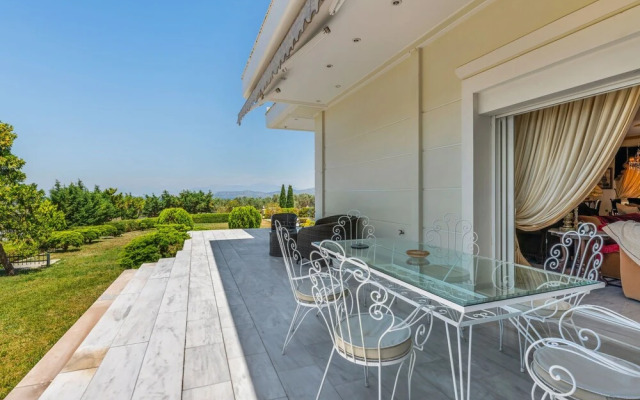 Lavish Villa in Archaia Korinthos With Swimming Pool