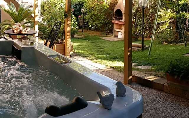 Restful Holiday Home With Jacuzzi in Montopoli