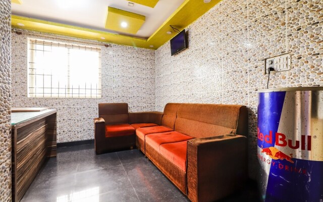 Spot on 48301 Thirumala Boarding & Lodge