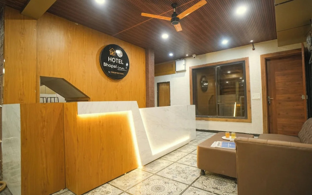 Bhopal Inn by Ten On Ten Stays