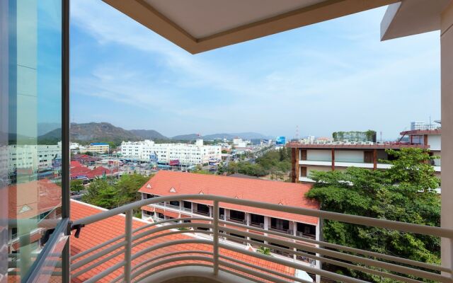 Baan Sanpleon Beachfront Condominium