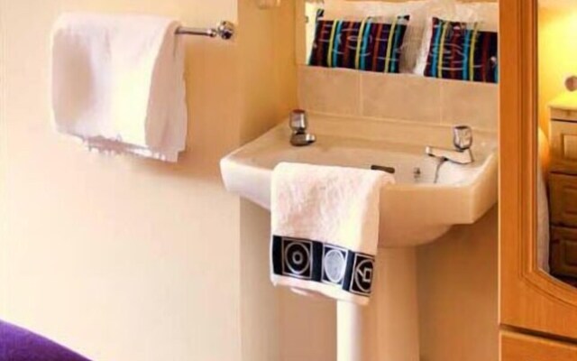 Broadlands Bed and breakfast