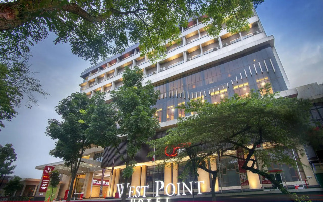 West Point Hotel