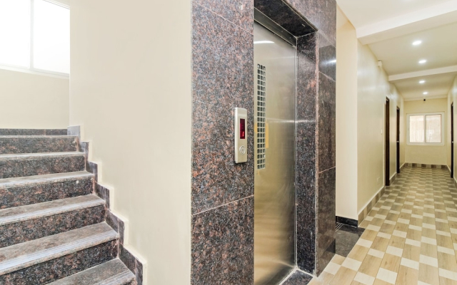 OYO 29928 Royal Emirates Banjara