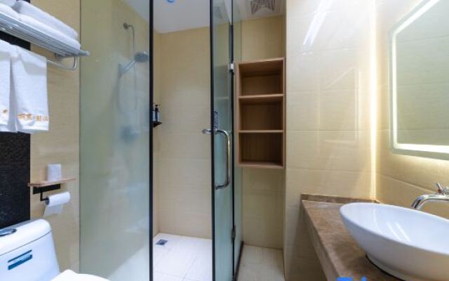 Qionghai Licheng Film Hotel