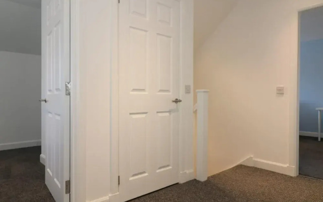 Railway House 5 bed - Maryhill