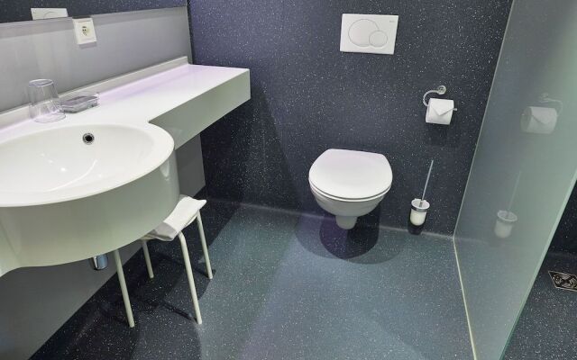 Majestic Holiday Home In Butgenbach With Turkish Steambath