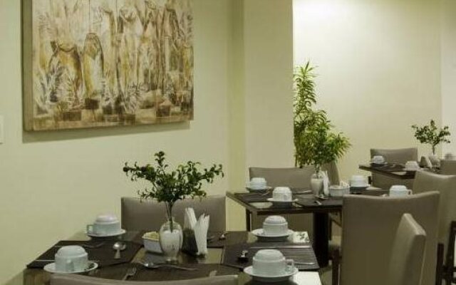Bristol La Place Hotel