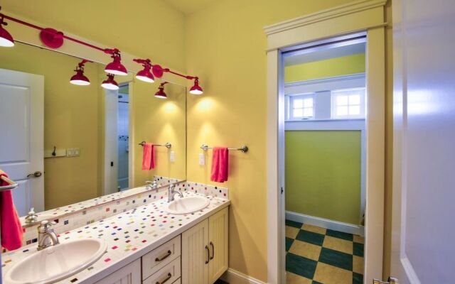 Bozeman - Beach Escape