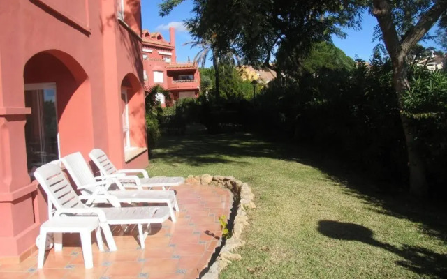 Marbella beachside apartment in 5 star gated