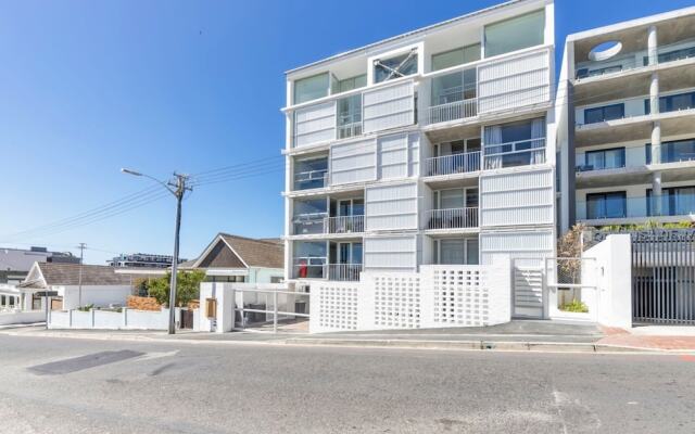 Seaside Studio Apartment, 9 Mins to Queens Beach!