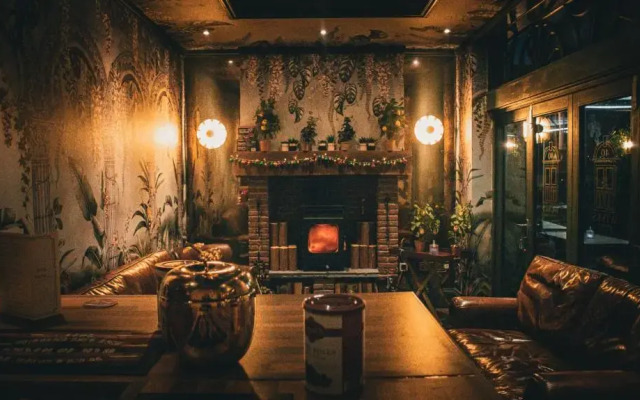 Forty Winks Guest House & Residence