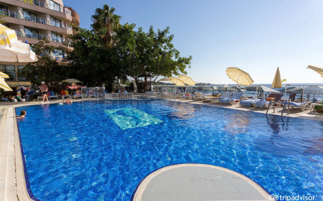 Aska Just In Beach – All Inclusive