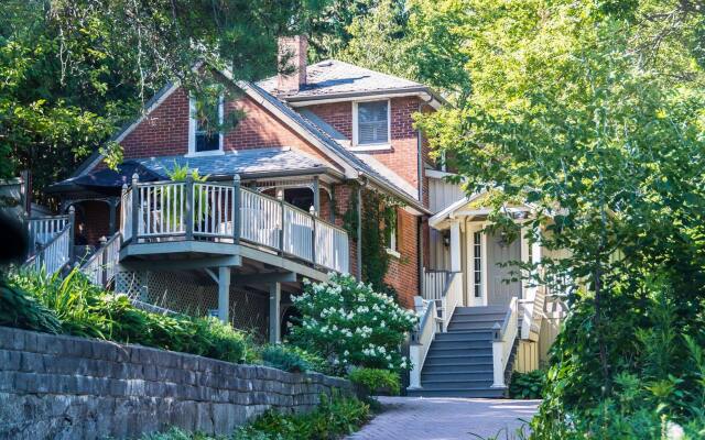 Plantation House Bed & Breakfast