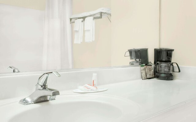 Days Inn By Wyndham Lincoln