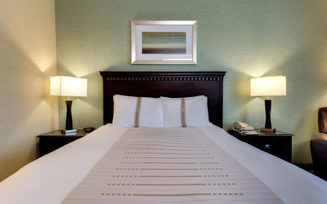 Fireside Inn & Suites