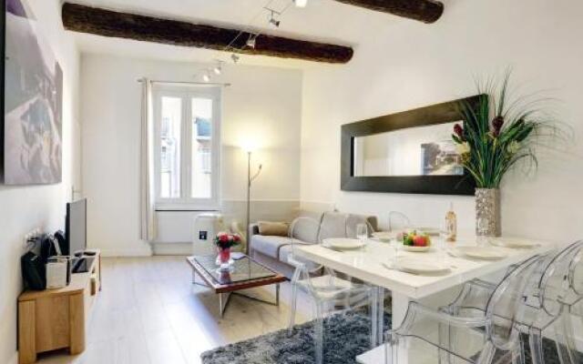 Great Flat In The Old Town Up To 4